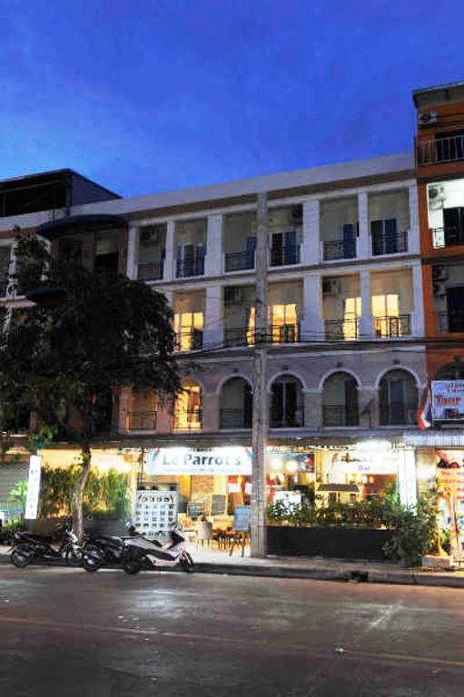 Le Parrots-Inn Praia de Jomtien Exterior foto